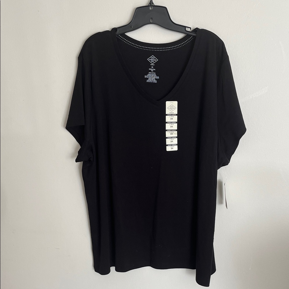 St. John's Bay Black V-Neck Short Sleeve Tee